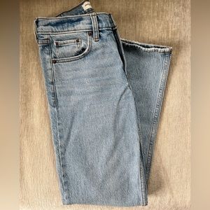 ABERCROMBIE & FITCH MID RISE 90s STRAIGHT JEAN
